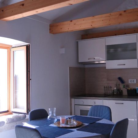 Heritage Apartments Kyra & Fox In Pitve, Hvar Dış mekan fotoğraf
